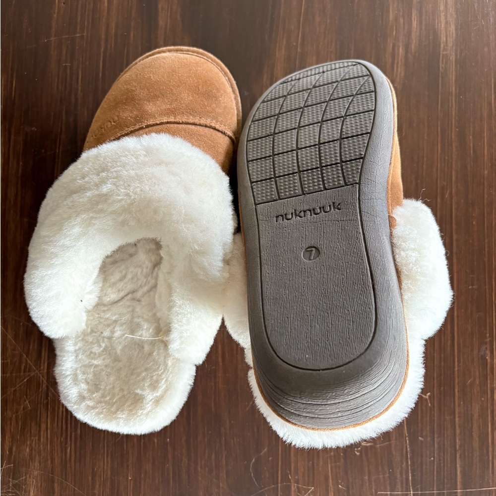 Nuknuuk Tan and White Slippers